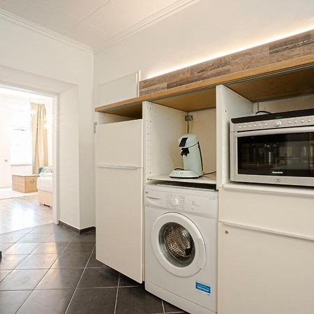 2-Room Apartment On The First Floor With Designer Renovation. Exit To The Courtyard. 15 Minutes To Schloss Schoenbrunn Vídeň Exteriér fotografie