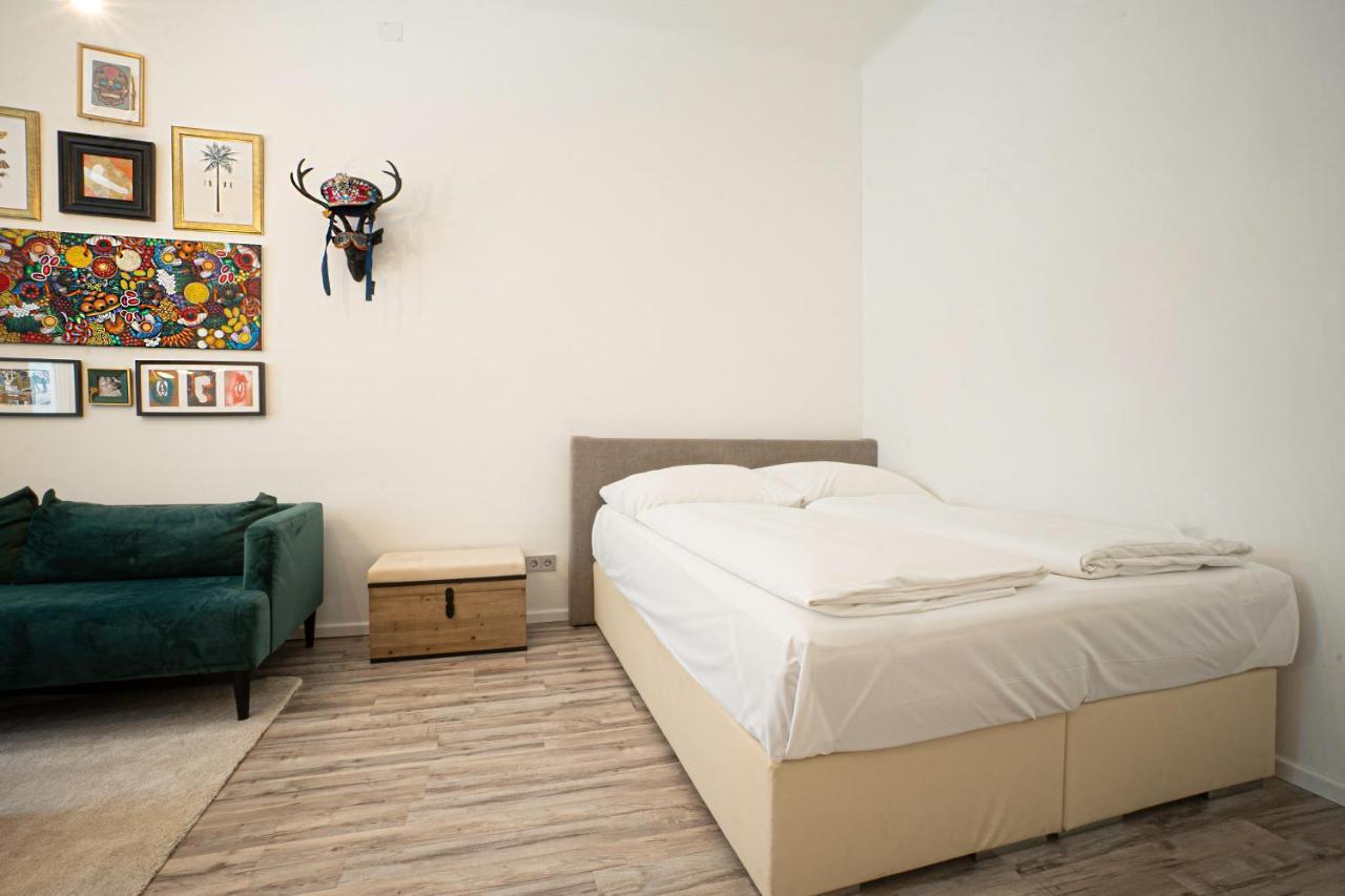 2-Room Apartment On The First Floor With Designer Renovation. Exit To The Courtyard. 15 Minutes To Schloss Schoenbrunn Vídeň Exteriér fotografie