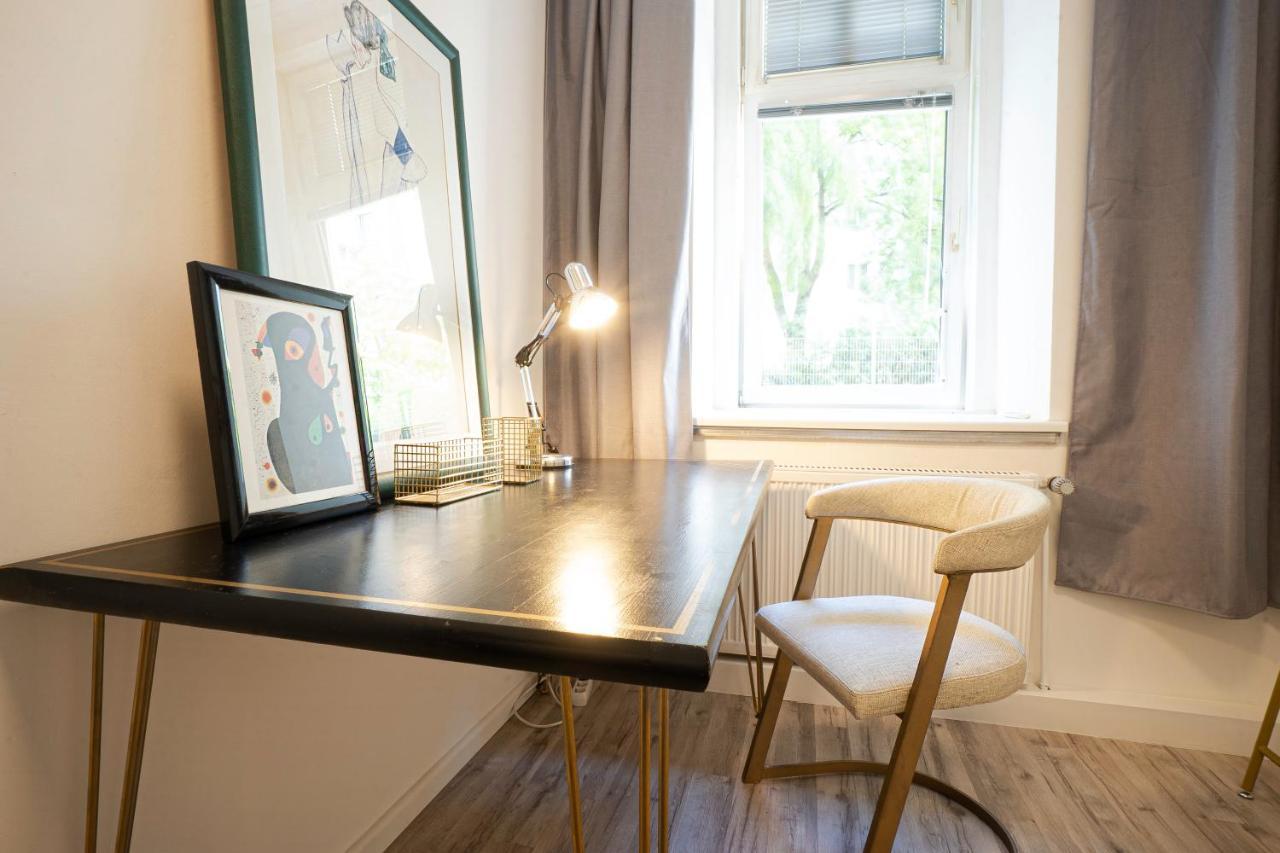 2-Room Apartment On The First Floor With Designer Renovation. Exit To The Courtyard. 15 Minutes To Schloss Schoenbrunn Vídeň Exteriér fotografie