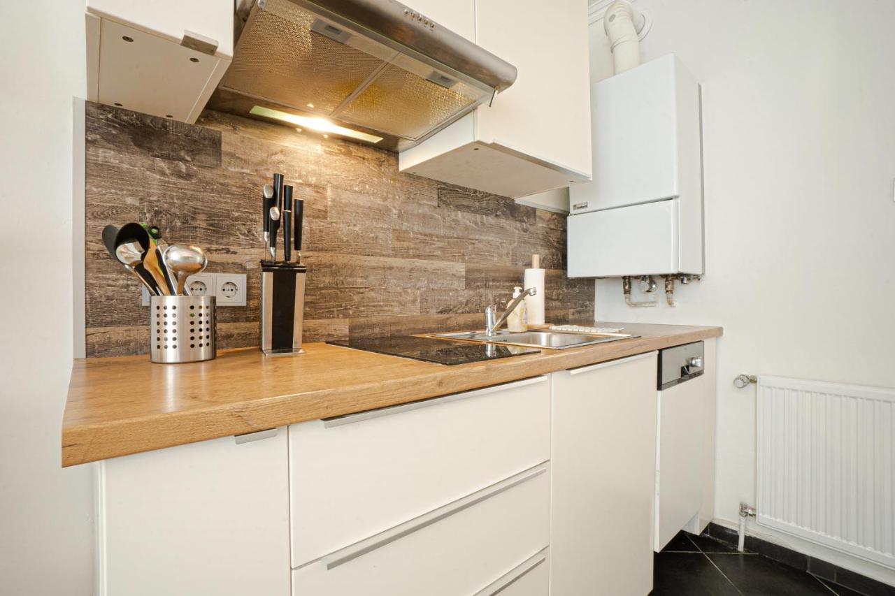 2-Room Apartment On The First Floor With Designer Renovation. Exit To The Courtyard. 15 Minutes To Schloss Schoenbrunn Vídeň Exteriér fotografie