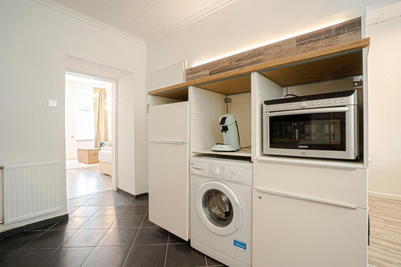 2-Room Apartment On The First Floor With Designer Renovation. Exit To The Courtyard. 15 Minutes To Schloss Schoenbrunn Vídeň Exteriér fotografie