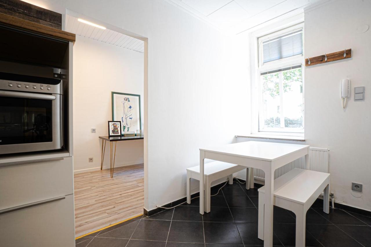 2-Room Apartment On The First Floor With Designer Renovation. Exit To The Courtyard. 15 Minutes To Schloss Schoenbrunn Vídeň Exteriér fotografie